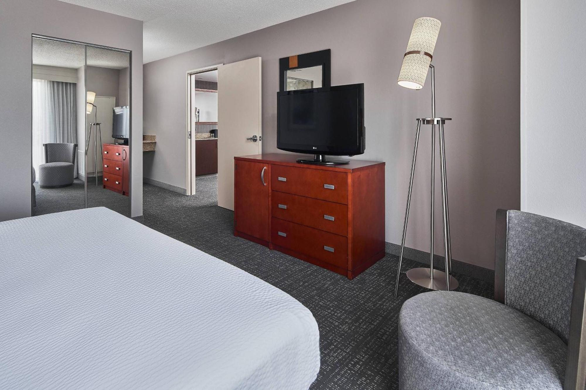 คอร์ตยาร์ด ชรีฟพอร์ต-โบเซอร์ ซิตี้/ลุยเซียนา บอร์ดวอล์ค Hotel โบเซอร์ซิตี ภายนอก รูปภาพ